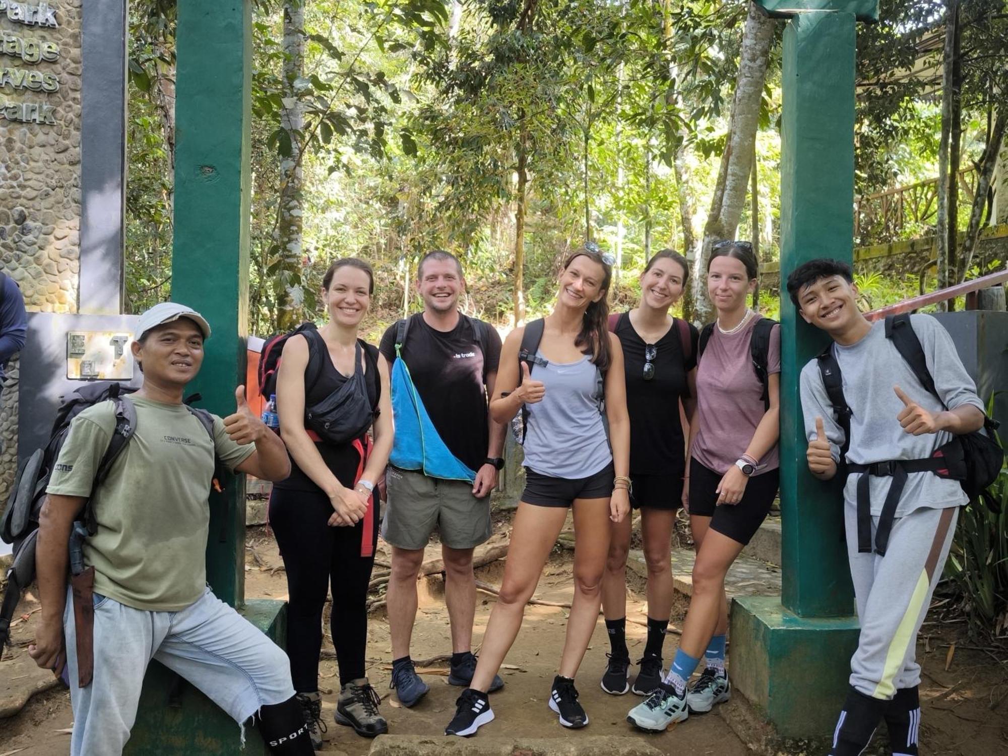 Sama Sama Homestay & Trekking Only Stay Here Book Trekking And Transport With Us Bukit Lawang Zewnętrze zdjęcie