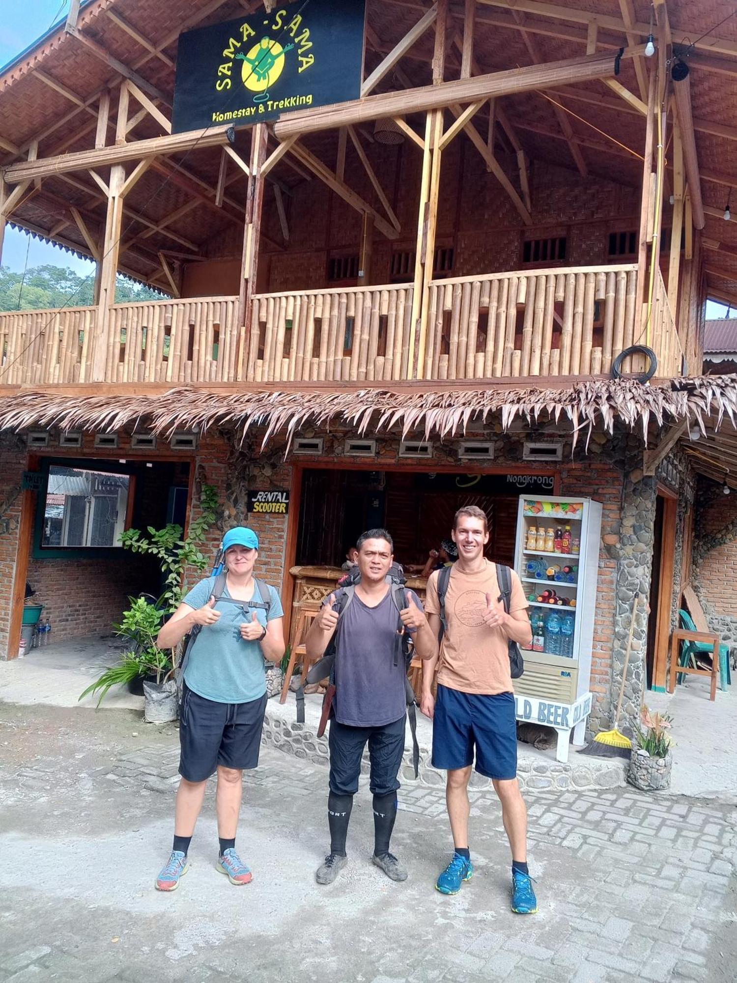 Sama Sama Homestay & Trekking Only Stay Here Book Trekking And Transport With Us Bukit Lawang Zewnętrze zdjęcie