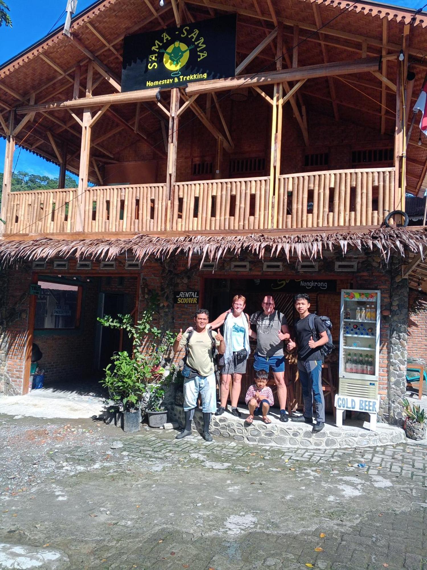Sama Sama Homestay & Trekking Only Stay Here Book Trekking And Transport With Us Bukit Lawang Zewnętrze zdjęcie