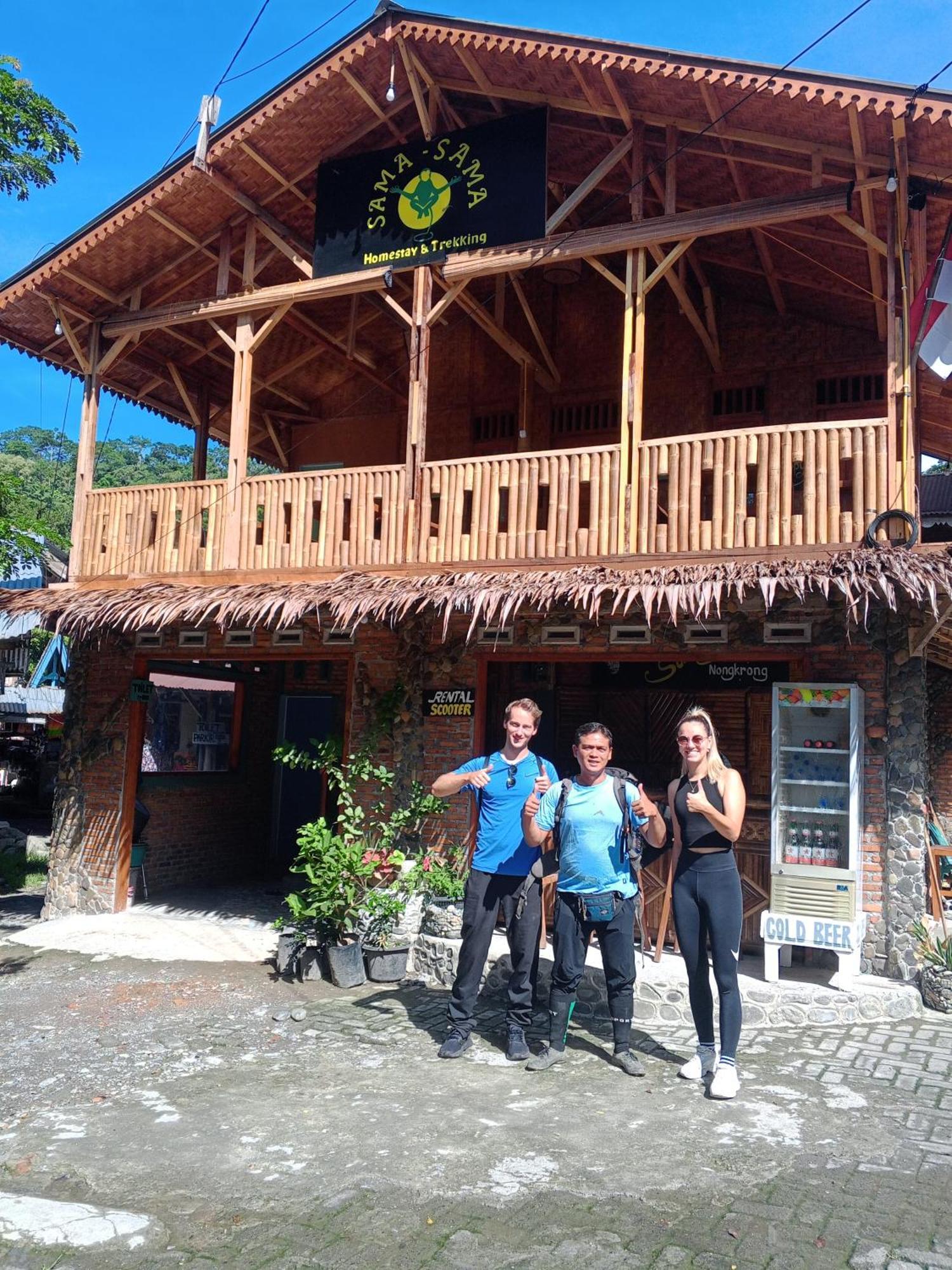 Sama Sama Homestay & Trekking Only Stay Here Book Trekking And Transport With Us Bukit Lawang Zewnętrze zdjęcie