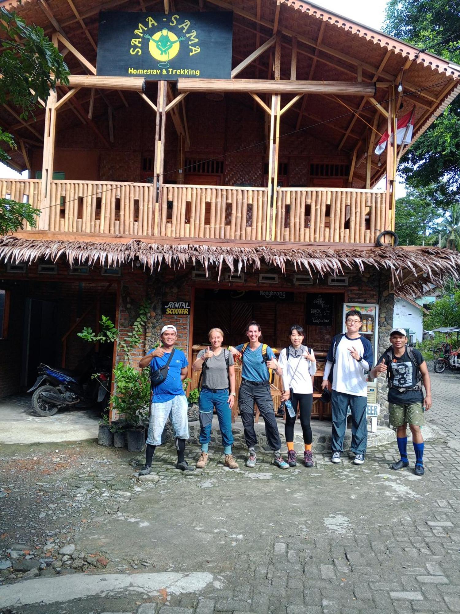 Sama Sama Homestay & Trekking Only Stay Here Book Trekking And Transport With Us Bukit Lawang Zewnętrze zdjęcie