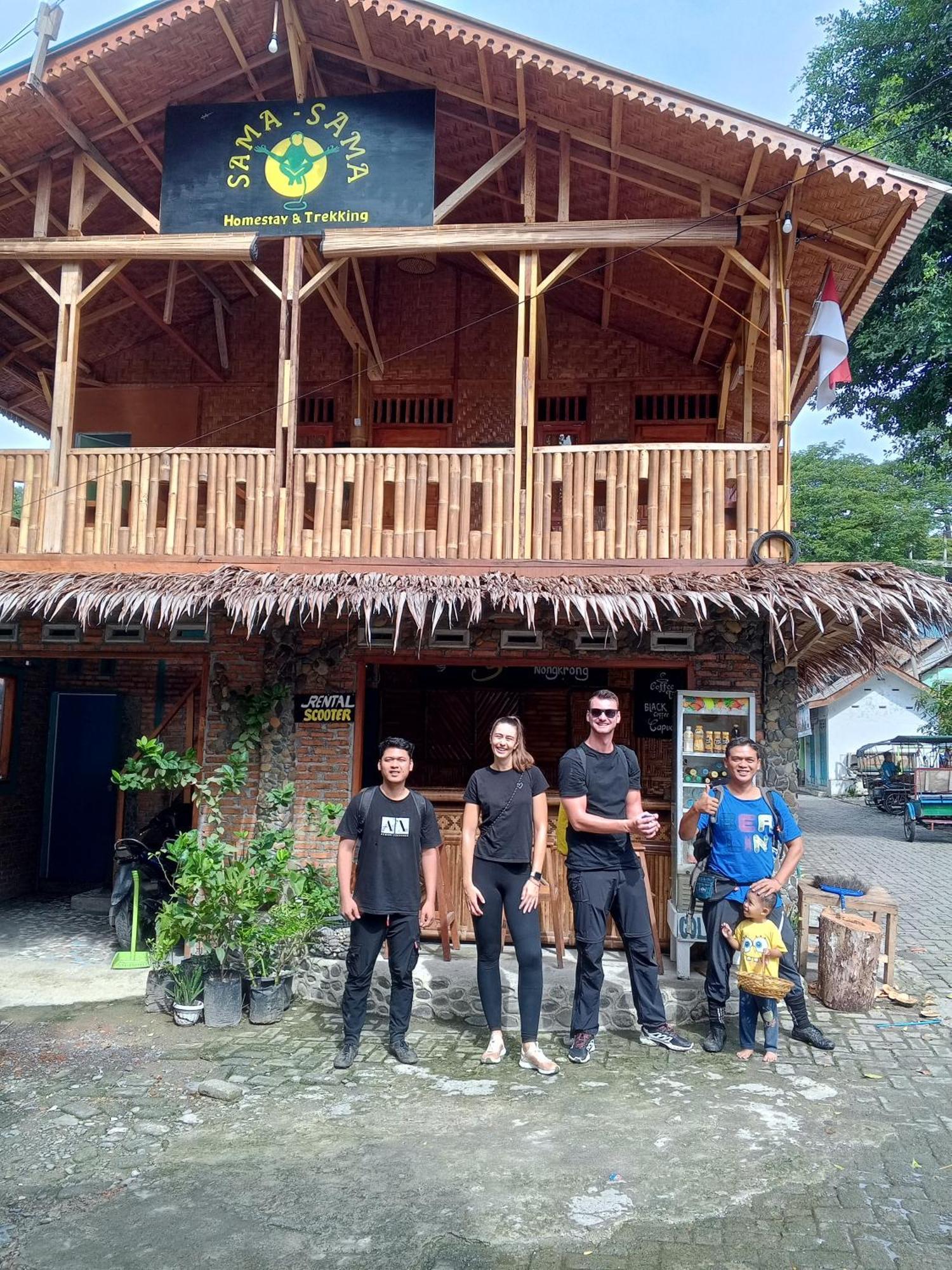 Sama Sama Homestay & Trekking Only Stay Here Book Trekking And Transport With Us Bukit Lawang Zewnętrze zdjęcie