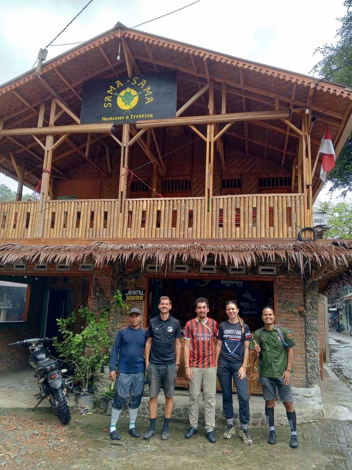 Sama Sama Homestay & Trekking Only Stay Here Book Trekking And Transport With Us Bukit Lawang Zewnętrze zdjęcie