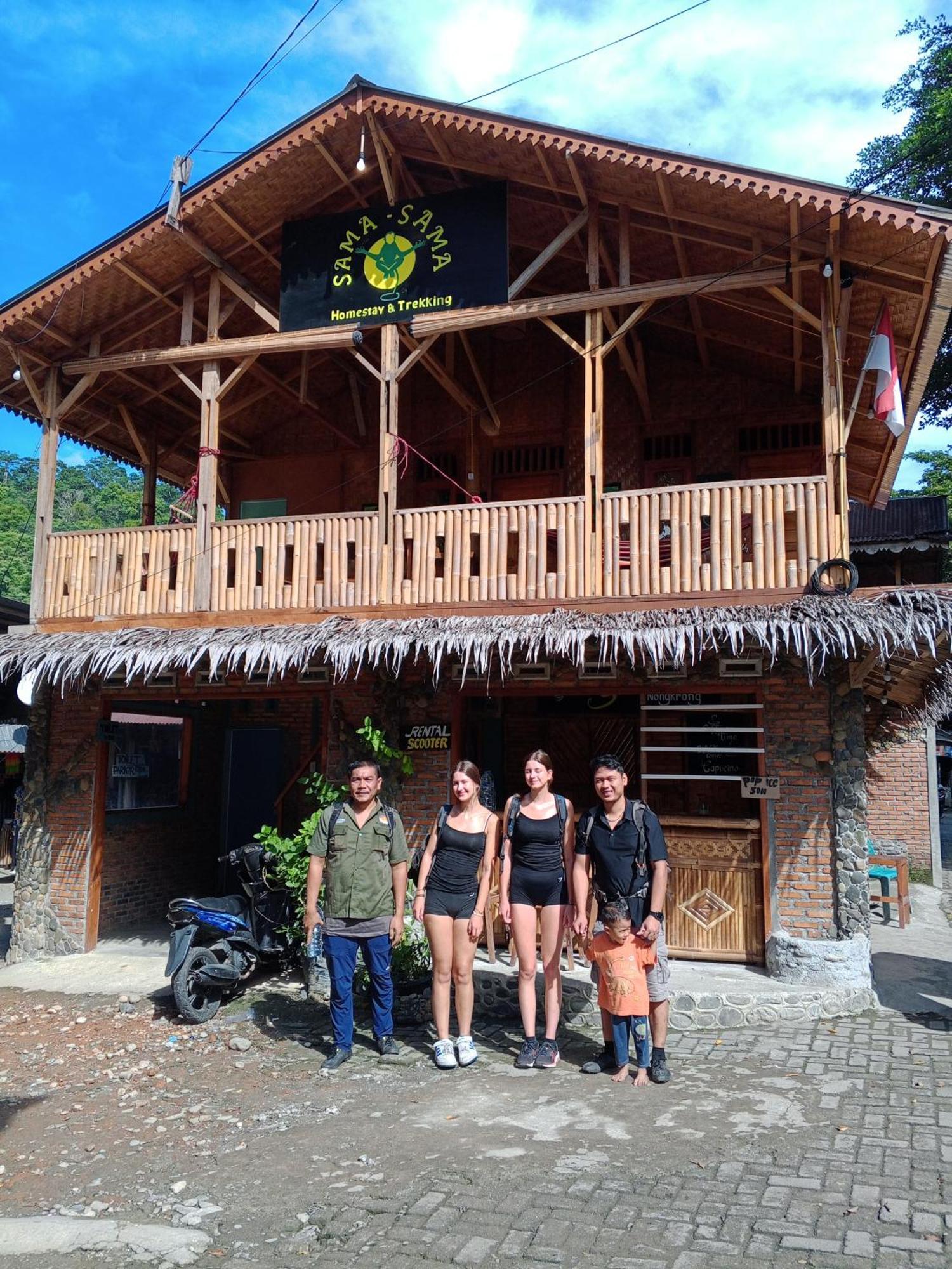 Sama Sama Homestay & Trekking Only Stay Here Book Trekking And Transport With Us Bukit Lawang Zewnętrze zdjęcie