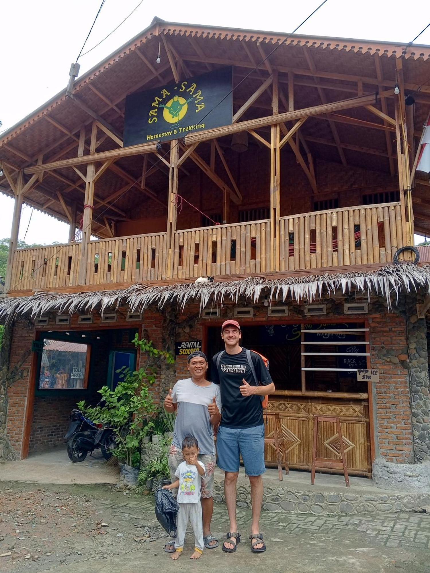 Sama Sama Homestay & Trekking Only Stay Here Book Trekking And Transport With Us Bukit Lawang Zewnętrze zdjęcie